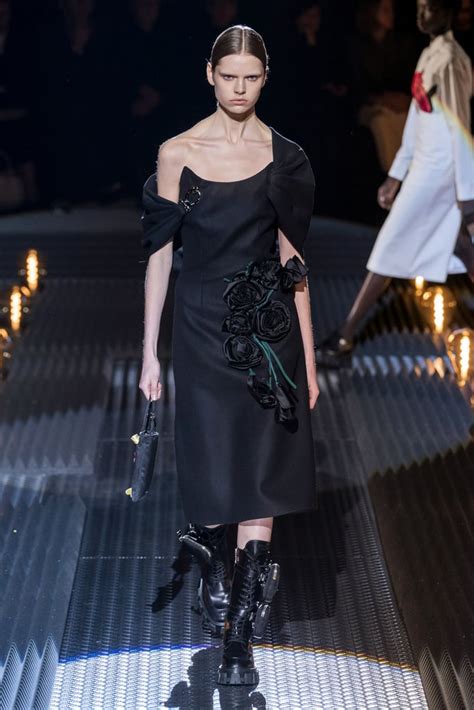 prada collezione inverno 2019|prada runway dresses.